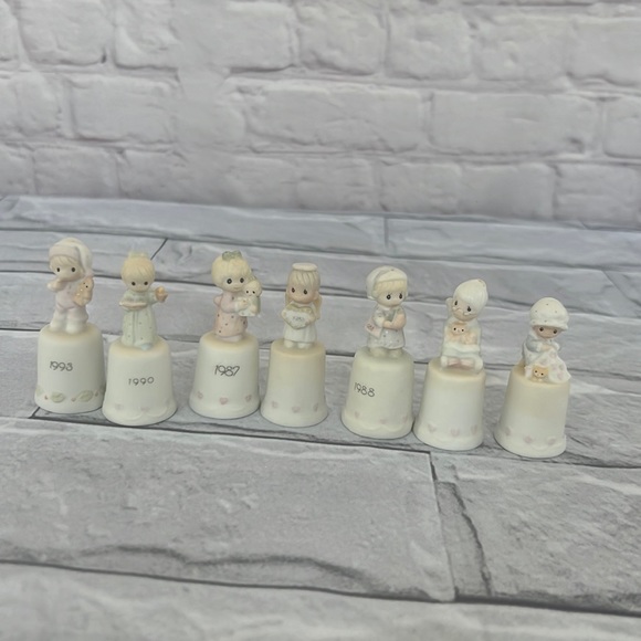 Precious Moments VTG thimbles discontinued figurines - Picture 1 of 13